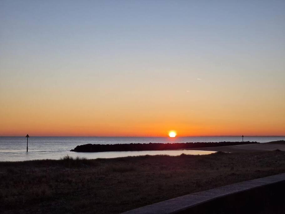 Awave From It All - Escape The City Life Jaywick Sands Eksteriør bilde