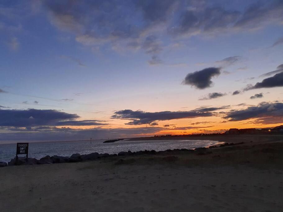 Awave From It All - Escape The City Life Jaywick Sands Eksteriør bilde